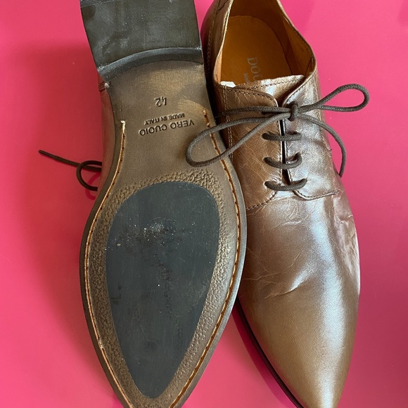 Douglas, size 10, metallic light brown